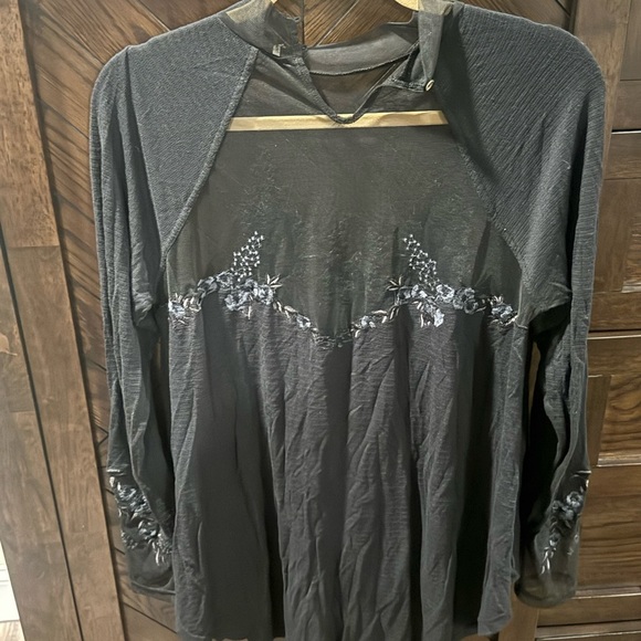 Free People Flowy Dressy Top w Lace/Mesh Inset size M - Picture 2 of 5